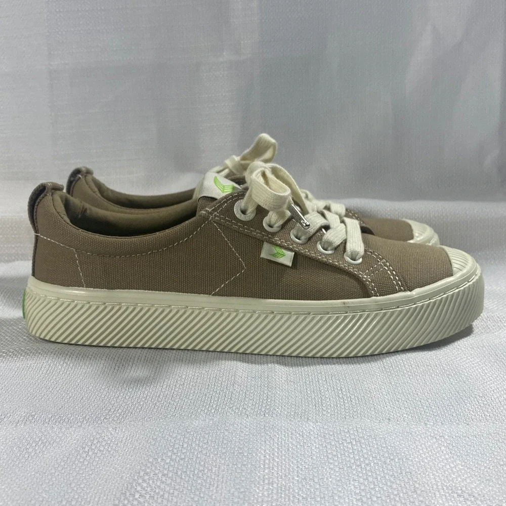 Cariuma OCA Low Camel Brown Canvas Sneakers Womens 6 Mens 4.5 Sustainable Shoe